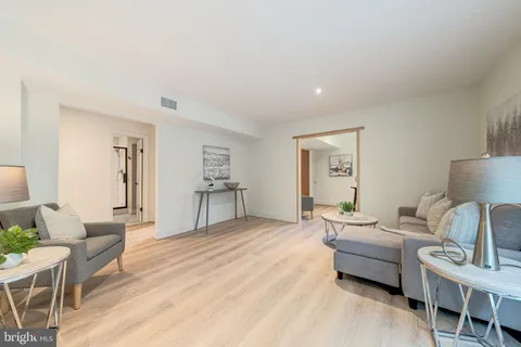 $879,000 | 14737 Jarnigan Street, Centreville, VA 20120