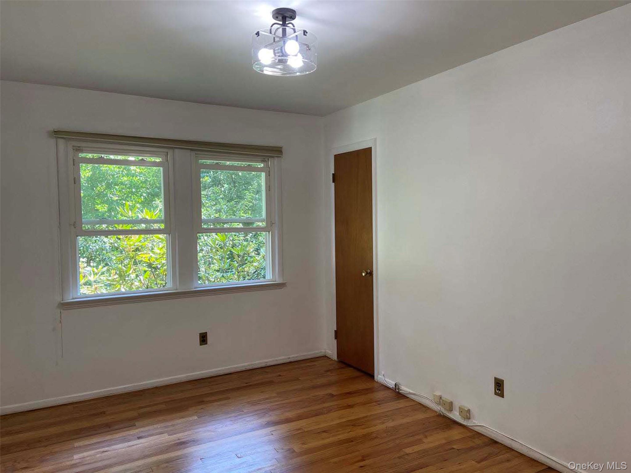 2 Livingston Road Scarsdale, NY 10583 - Photo 12 of 20