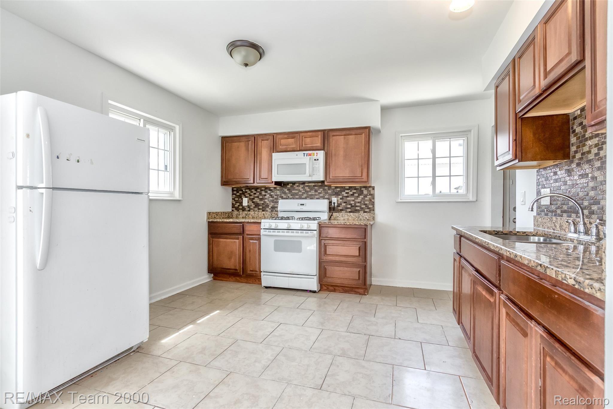 26744 Beverly Road Taylor, MI 48180 - Photo 8 of 24 08.jpg
