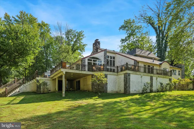 a view of an entryway with a fireplace