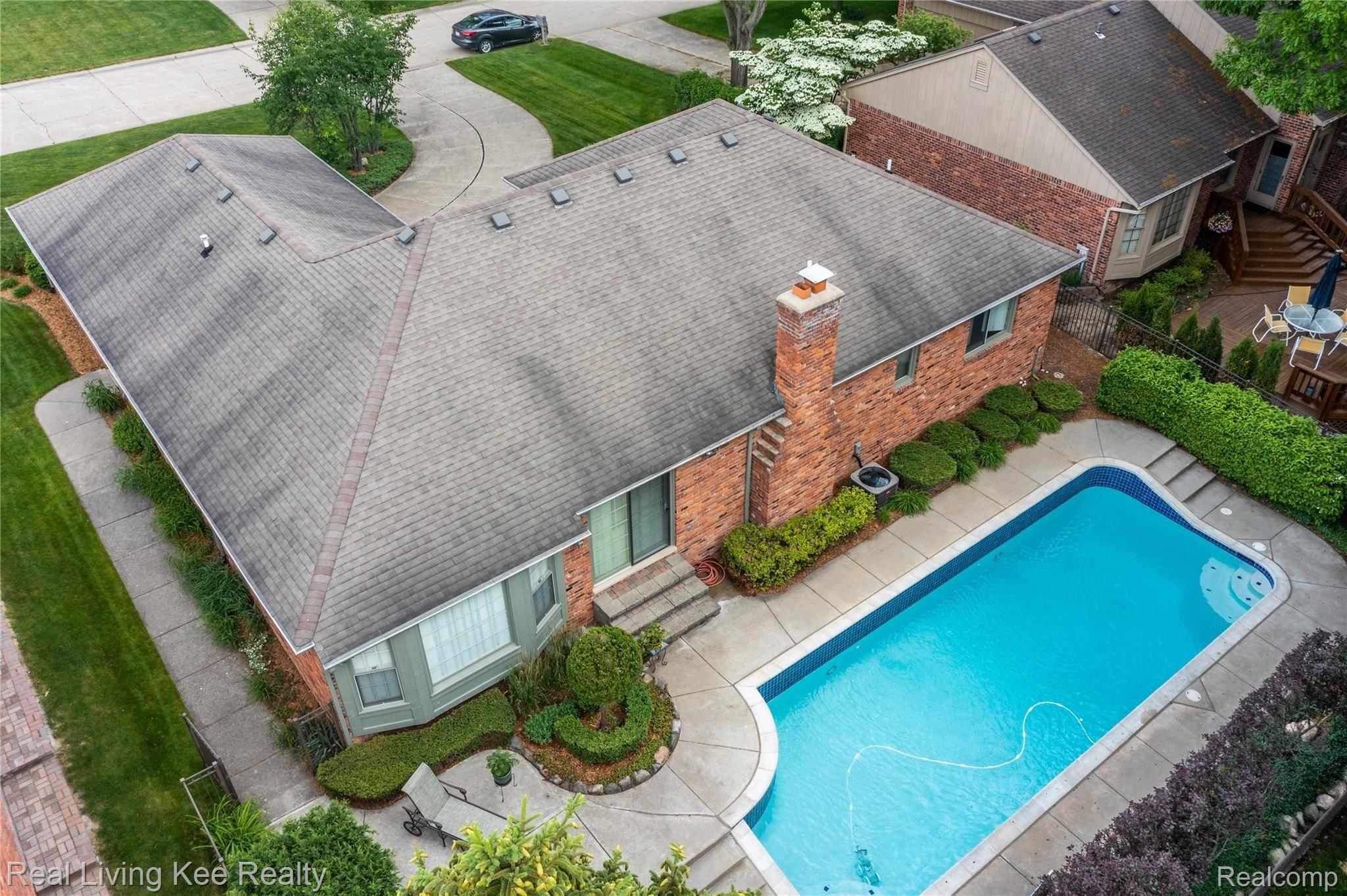 1329 Greenleaf Drive Rochester, MI 48309 - Photo 44 of 49 Exteriors (13 of 25).jpg