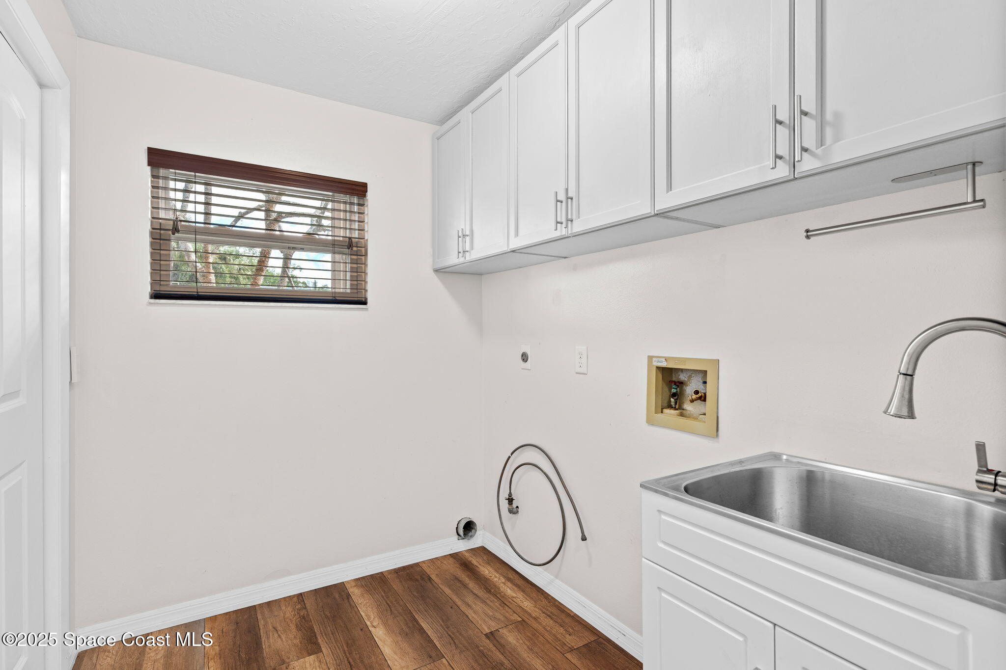 3700 Red Duck Place Melbourne, FL 32934 - Photo 32 of 47 a view of bathroom with dual sinks