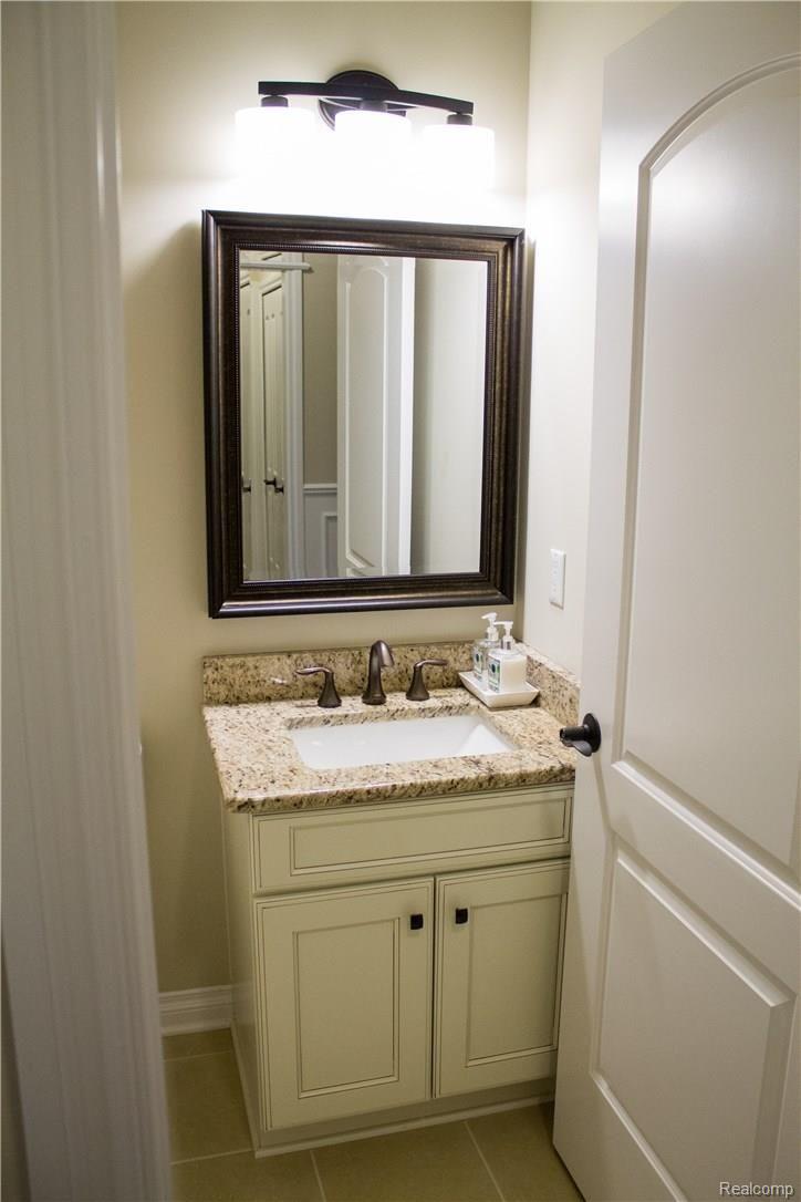 1901 Fiddler Court, Unit 7 Howell, MI 48843 - Photo 46 of 77 Powder Room