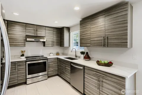 $1,050,000 | 14379 104th Avenue Northeast, Kirkland, WA 98034