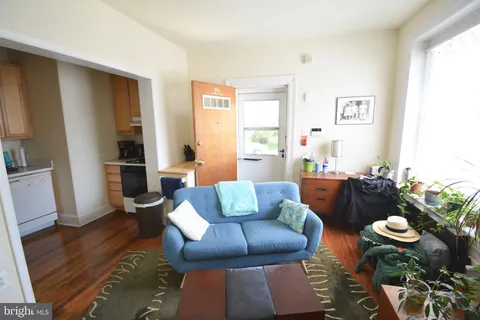 $1,250 | 253 Hansberry Street, Unit 1F, Philadelphia, PA 19144