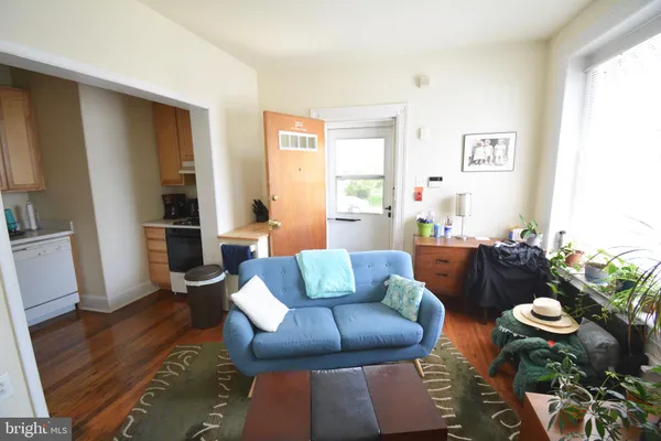 $1,250 | 253 Hansberry Street, Unit 1F, Philadelphia, PA 19144