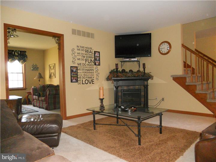 6 Spruce Road Chalfont, PA 18914 - Photo 5 of 25 Gallery Image 5