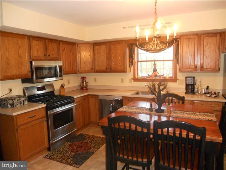 6 Spruce Road Chalfont, PA 18914 - Photo 6 of 25 Gallery Image 6