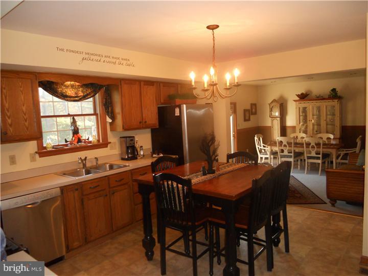 6 Spruce Road Chalfont, PA 18914 - Photo 7 of 25 Gallery Image 7