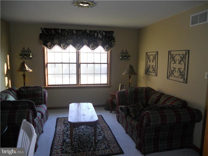 6 Spruce Road Chalfont, PA 18914 - Photo 8 of 25 Gallery Image 8
