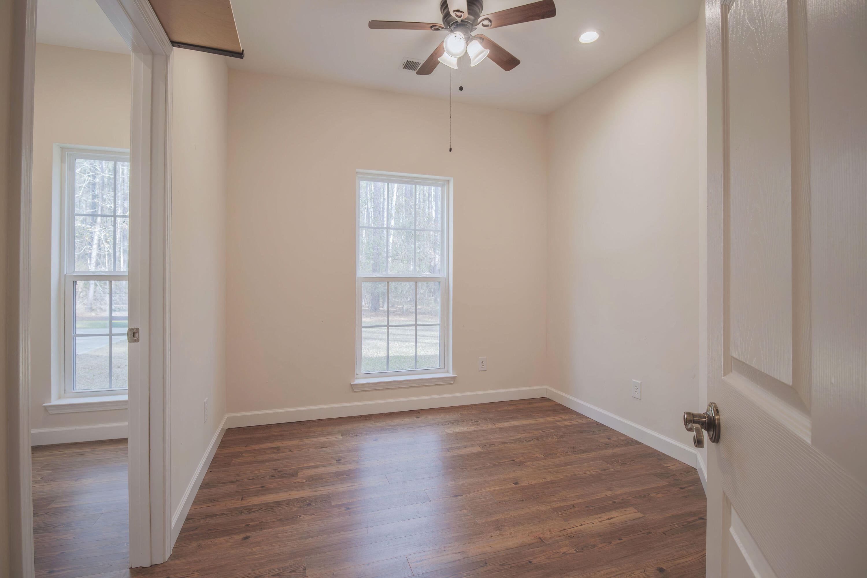 734 East Butternut Road Summerville, SC 29483 - Photo 13 of 71 BEDROOM BY LAUNDRY ROOM