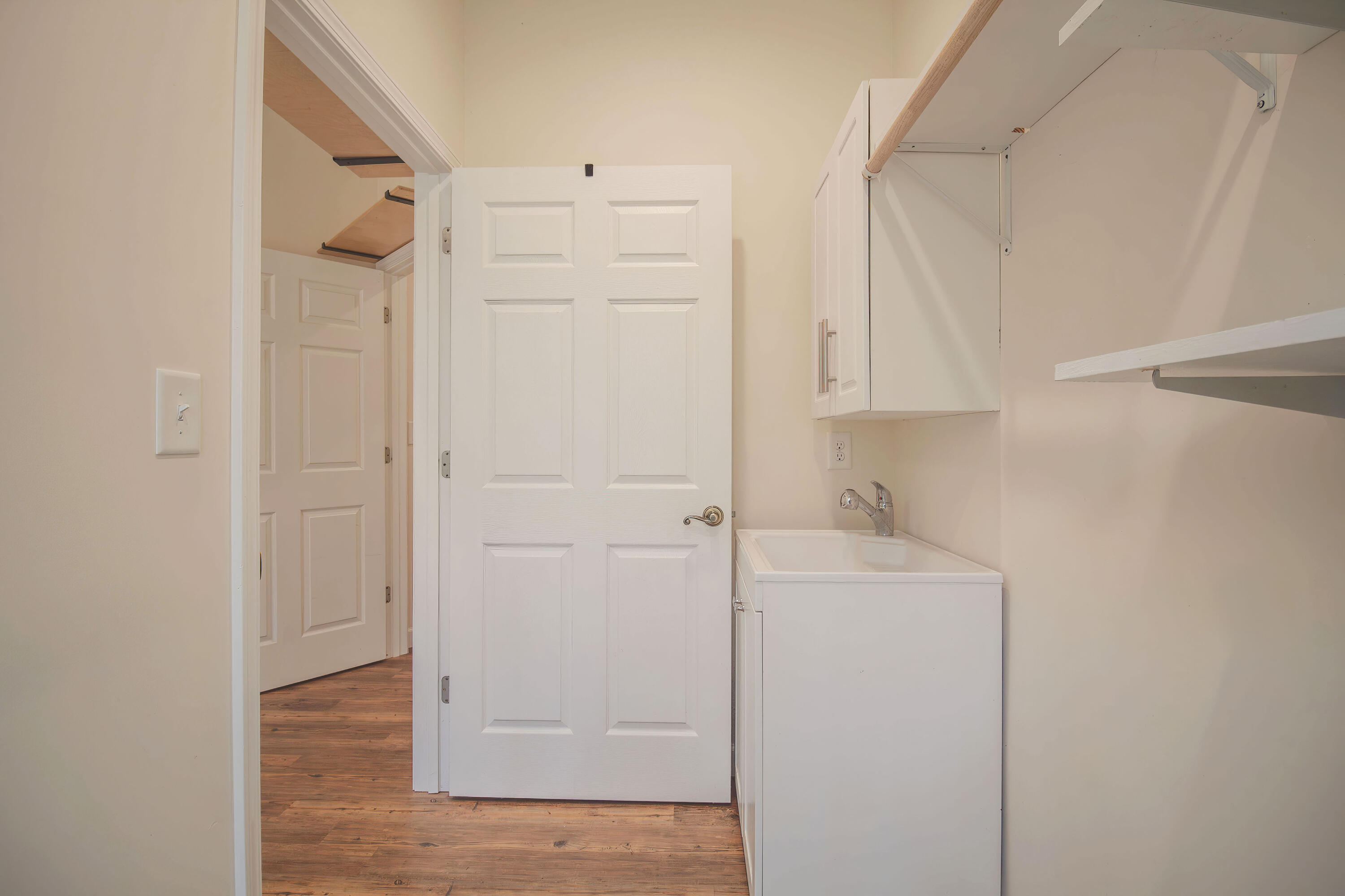 734 East Butternut Road Summerville, SC 29483 - Photo 15 of 71 LAUNDRY ROOM(2)