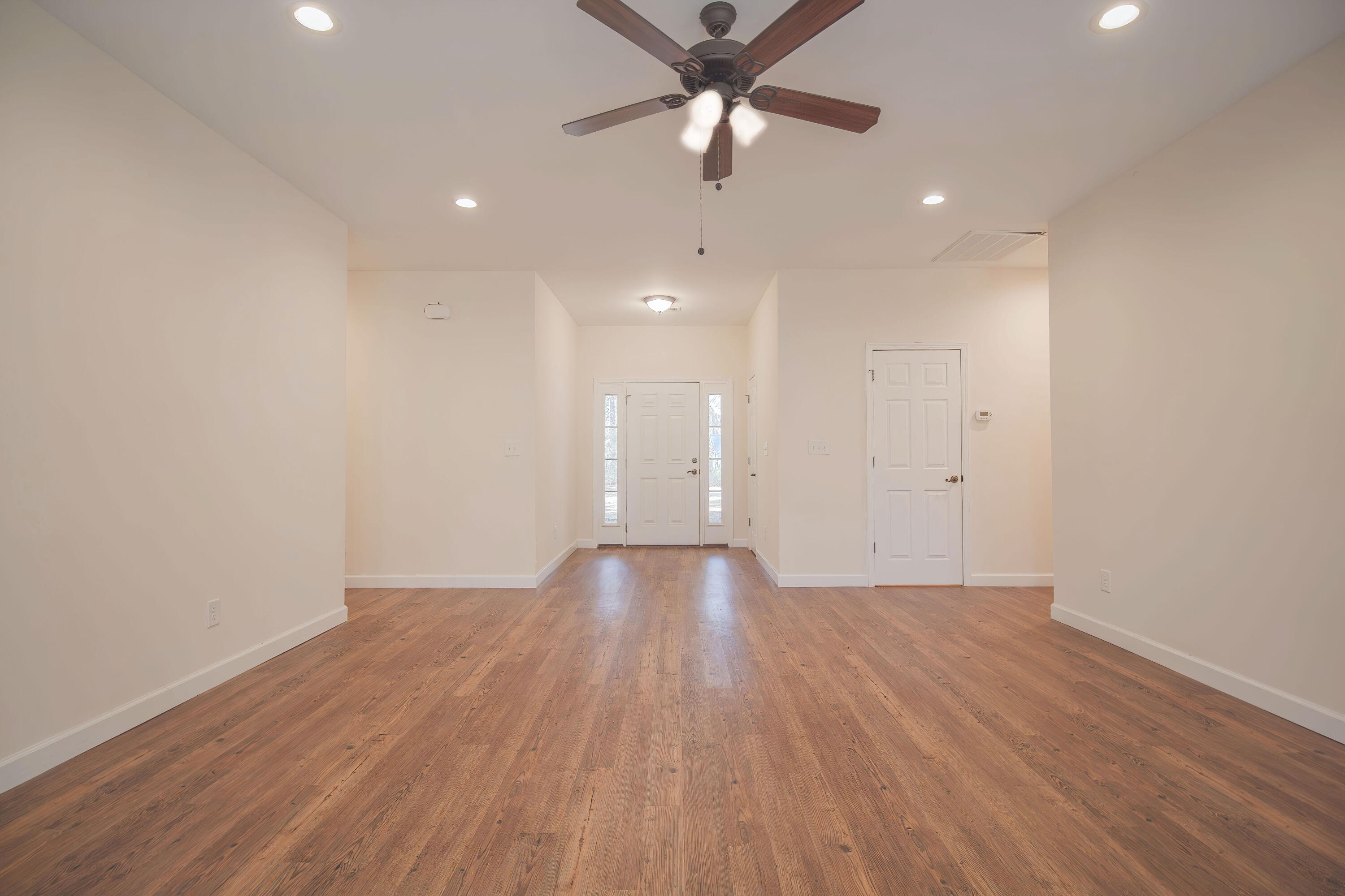 734 East Butternut Road Summerville, SC 29483 - Photo 3 of 71 LIVINGROOM