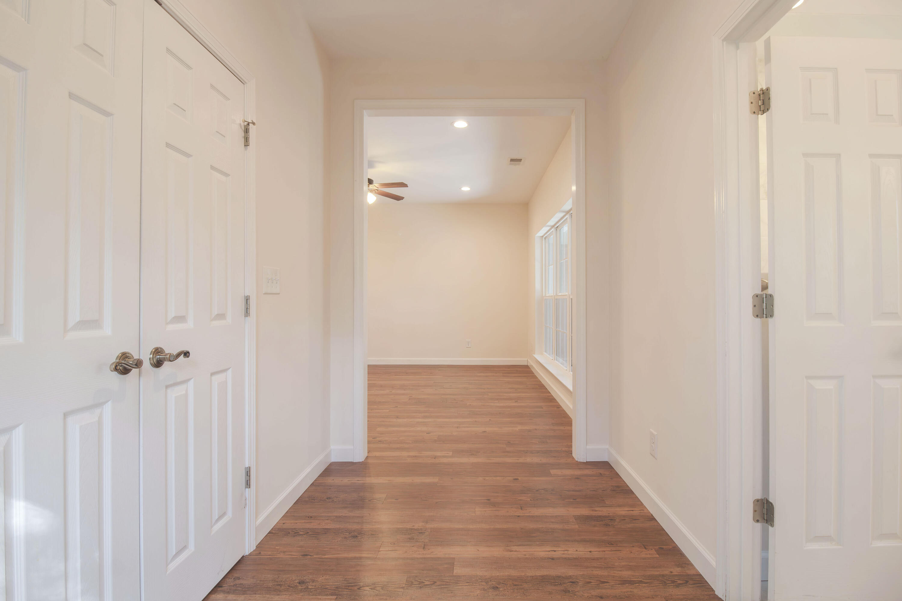 734 East Butternut Road Summerville, SC 29483 - Photo 38 of 71 PRIMARY HALLWAY