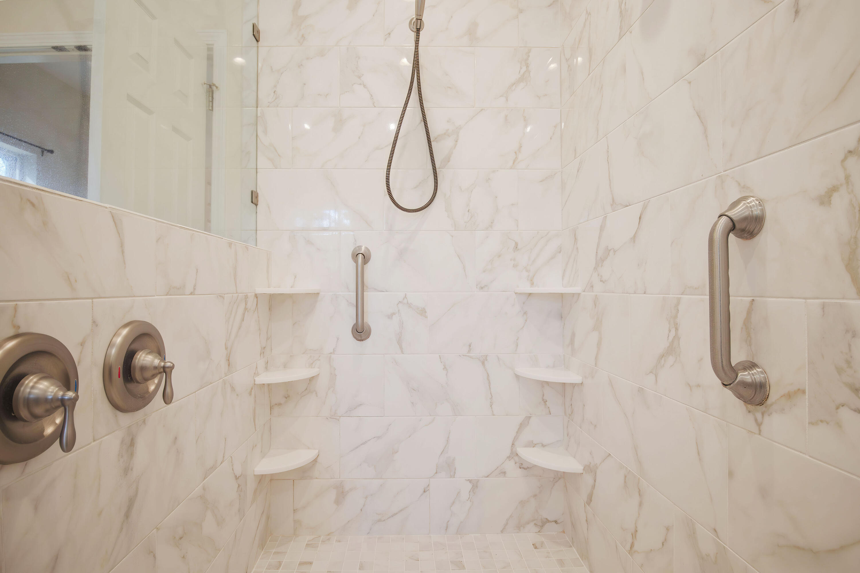 734 East Butternut Road Summerville, SC 29483 - Photo 44 of 71 PRIMARY BATHROOM(1)