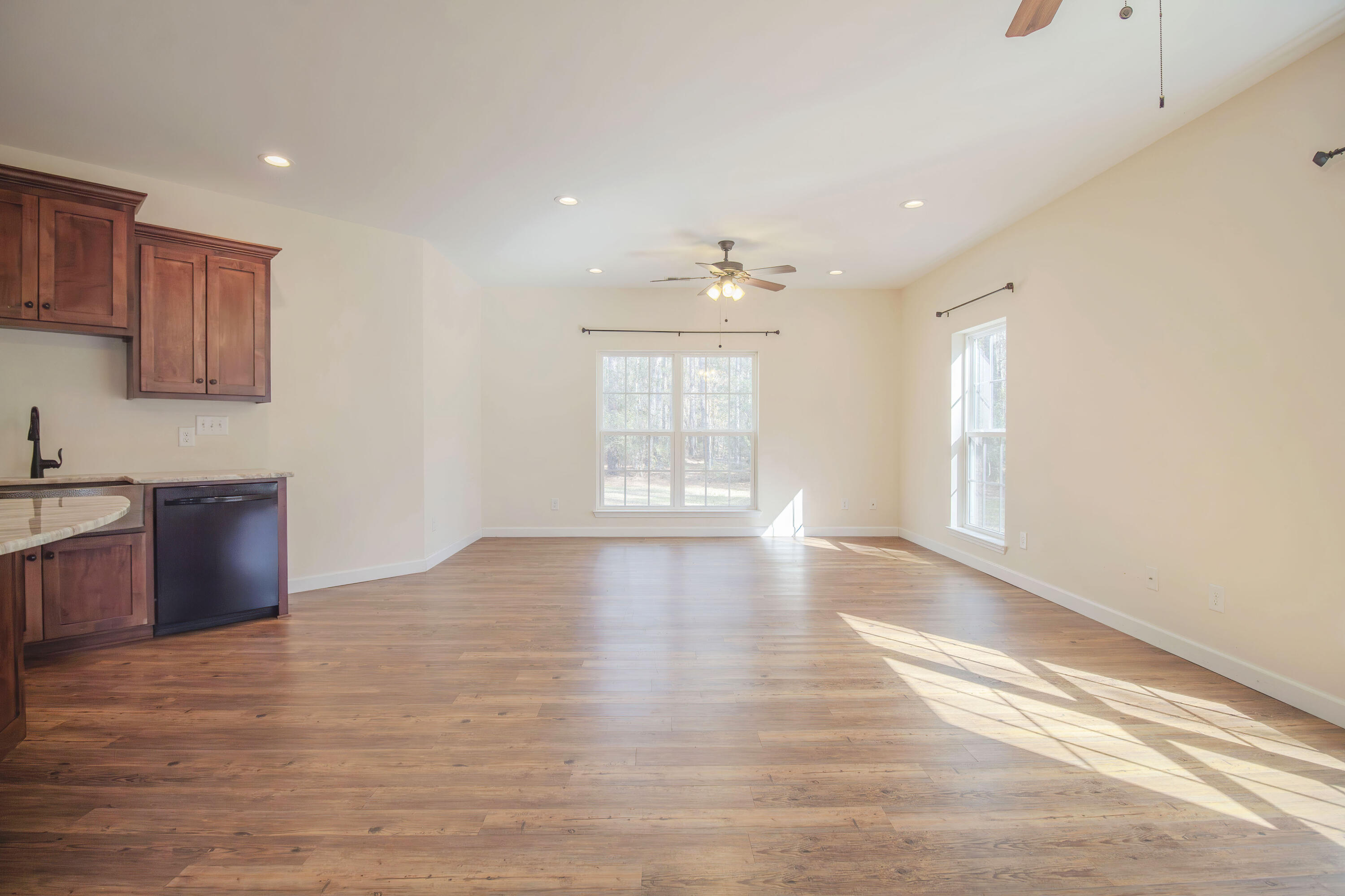 734 East Butternut Road Summerville, SC 29483 - Photo 6 of 71 KITCHEN_ DINNING