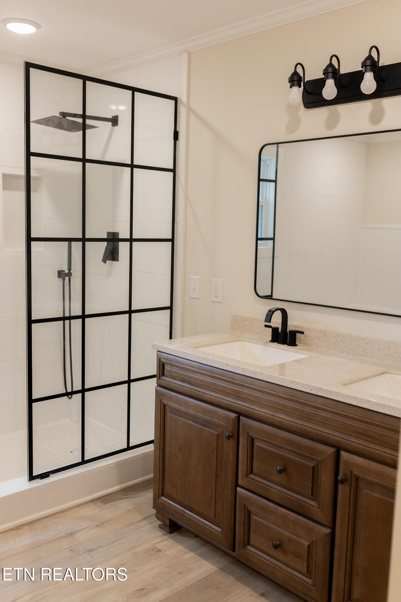 7288 Lakeshore Drive Rutledge, TN 37861 - Photo 41 of 56 Master Bath