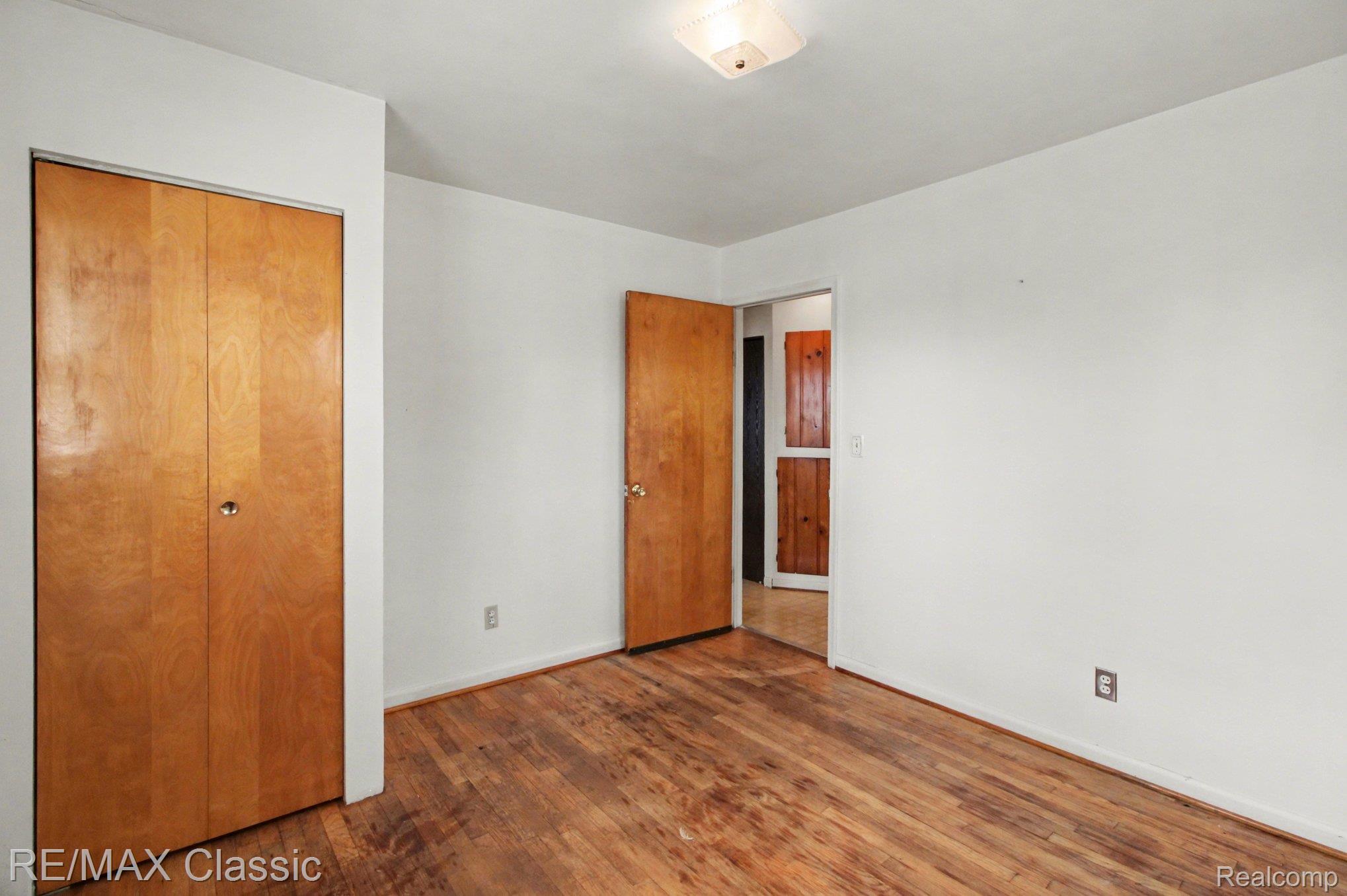 1076 Benstein Road Walled Lake, MI 48390 - Photo 17 of 27 file_7289.jpg