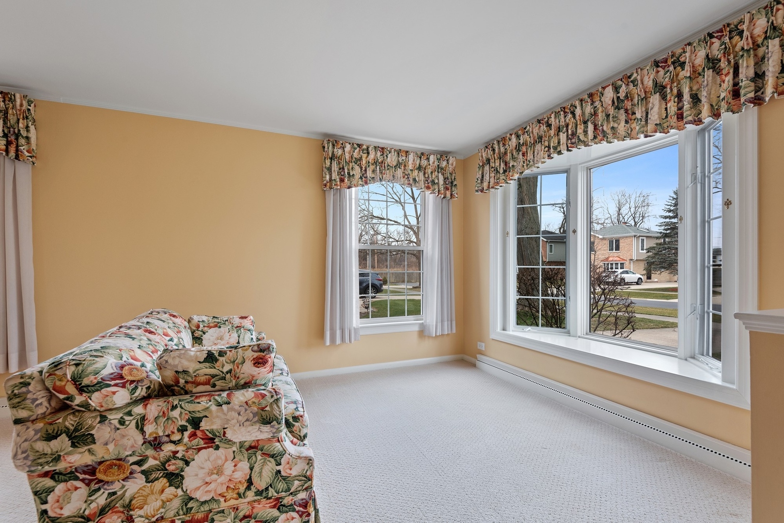 41 Hackberry Lane Glenview, IL 60025 - Photo 3 of 21 a bedroom with a bed and a window