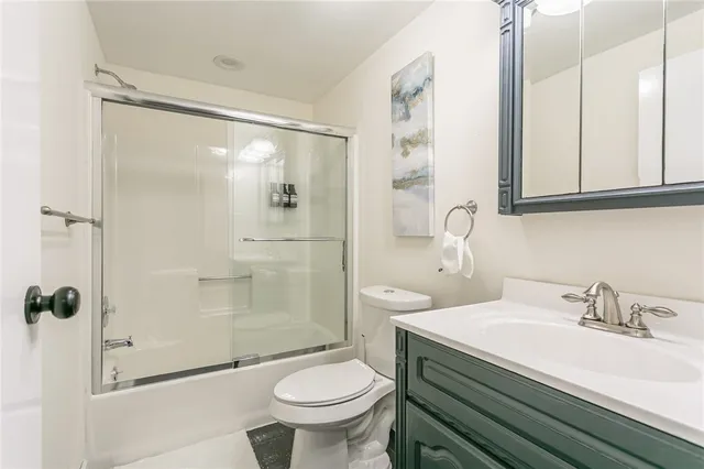 $3,950 | 31 Schnackel Drive, Irondequoit, NY 14622