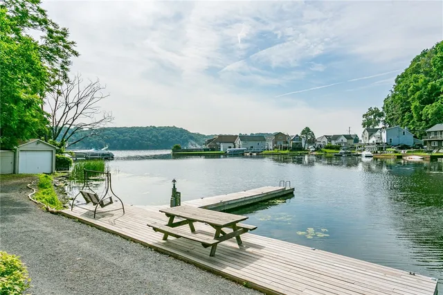 $3,950 | 31 Schnackel Drive, Irondequoit, NY 14622