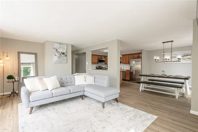 $3,950 | 31 Schnackel Drive, Irondequoit, NY 14622