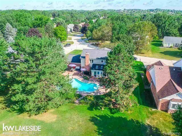 2437 Rancroft Beat Rochester, MI 48306 - Photo 31 of 33 31.jpg