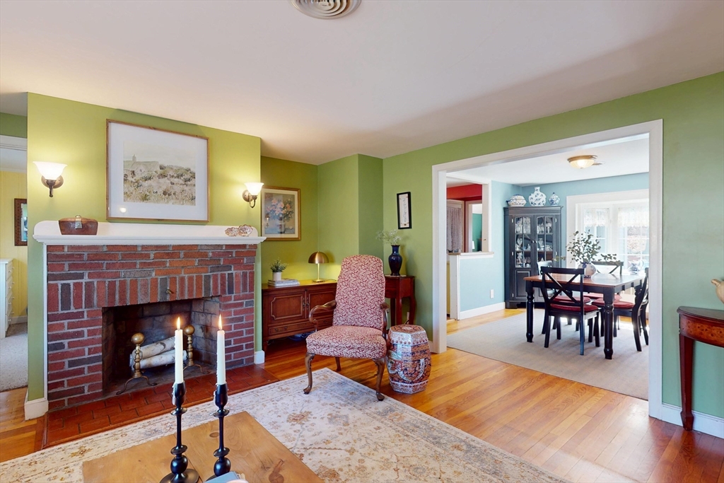 3 Alderwood Road Waltham, MA 02452 - Photo 4 of 42 Gallery Image 4