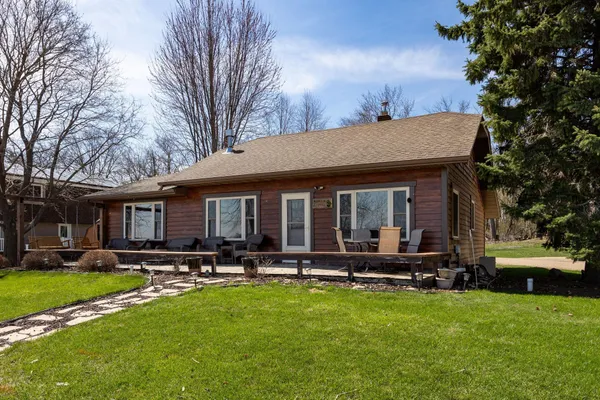 $400,000 | 24775 608th Avenue, Litchfield, MN 55355