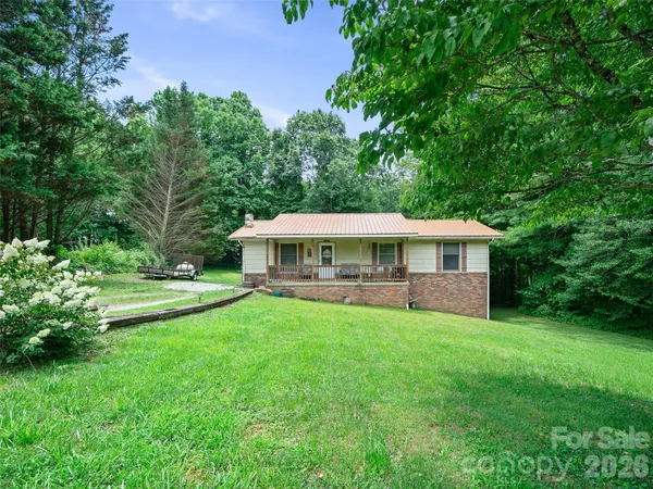 $229,000 | 115 Hollifield Street, Spruce Pine, NC 28777