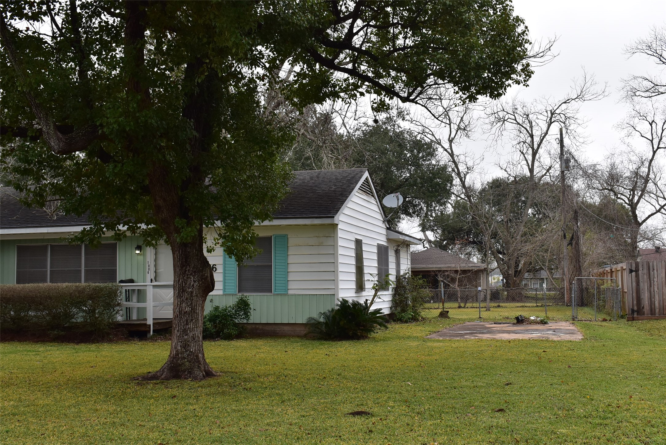 1006 Mac Drive Sweeny, TX 77480 - Photo 43 of 43 a front view of a house with swimming pool and green space
