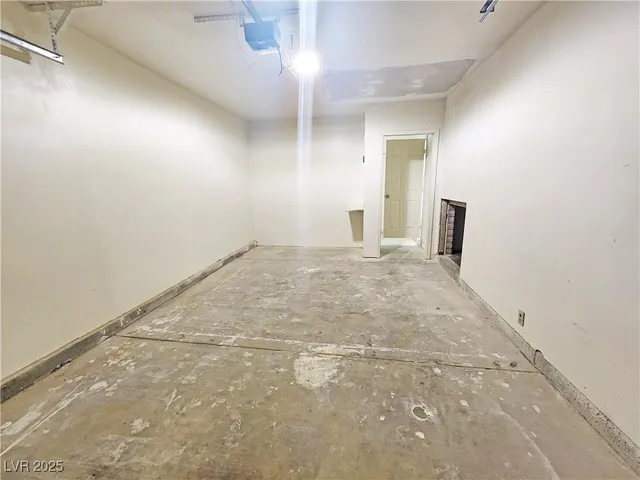 $1,250 | 2091 Sycamore Avenue, Unit 1, Pahrump, NV 89048