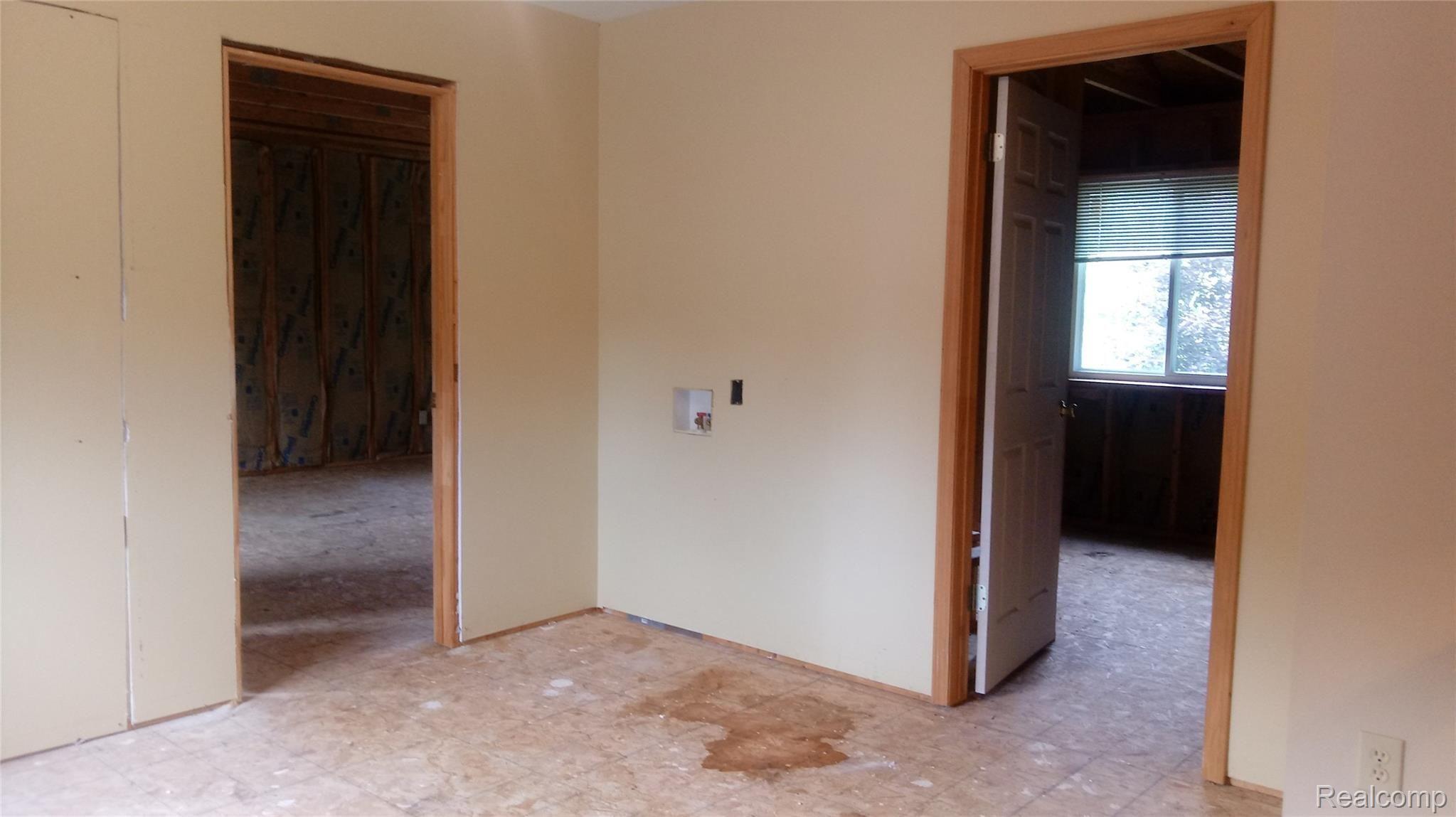 2405 Indian Road Lapeer, MI 48446 - Photo 8 of 28 0715191150.jpg
