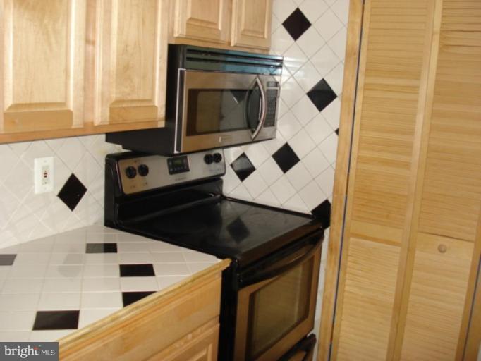 5901 Kingsford Road, Unit 435 Springfield, VA 22152 - Photo 3 of 3 Kitchen