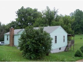 2557 Bob Little Road Elizabethton, TN 37643 - Photo 3 of 13 Photo 3