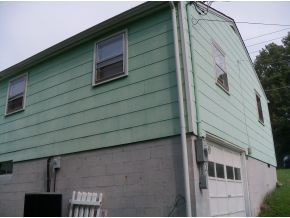 2557 Bob Little Road Elizabethton, TN 37643 - Photo 5 of 13 Garage