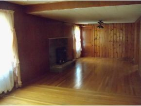 2557 Bob Little Road Elizabethton, TN 37643 - Photo 10 of 13 Living Room
