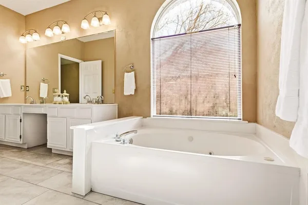 $375,000 | 772 Poplar Court, Lake Dallas, TX 75065