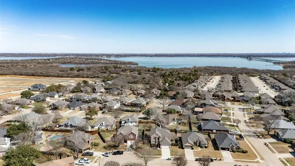 $375,000 | 772 Poplar Court, Lake Dallas, TX 75065