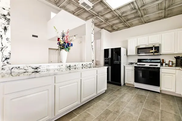 $375,000 | 772 Poplar Court, Lake Dallas, TX 75065