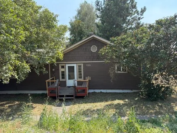 $135,000 | 228 Poplar Street, Tekoa, WA 99033