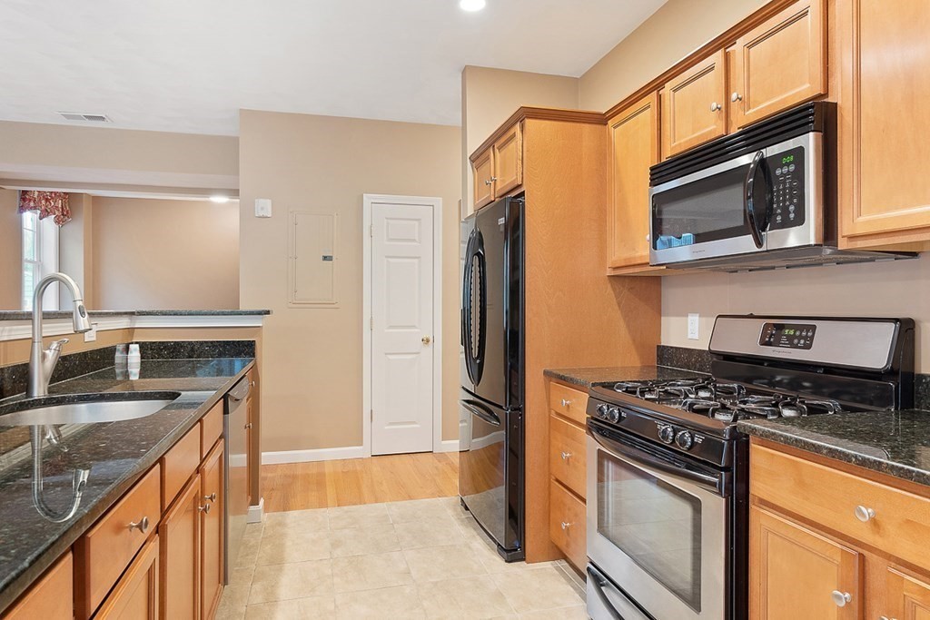 63 Central Street, Unit 204 North Reading, MA 01864 - Photo 15 of 37