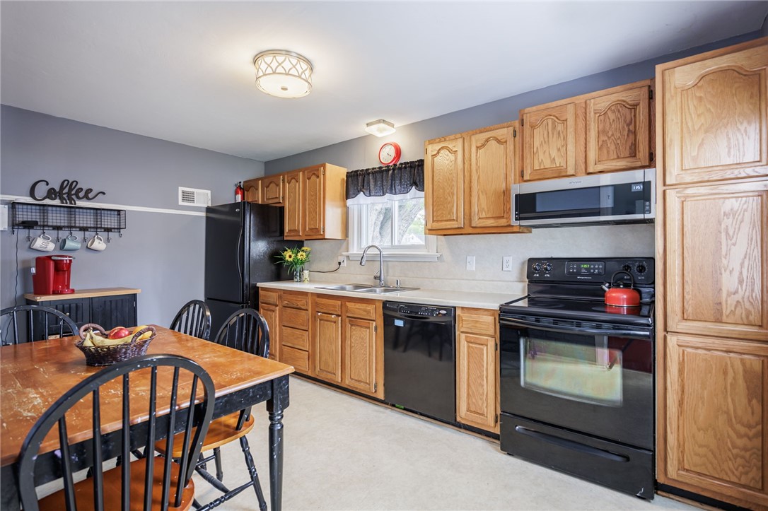 189 Cinnabar Road Irondequoit, NY 14617 - Photo 12 of 31