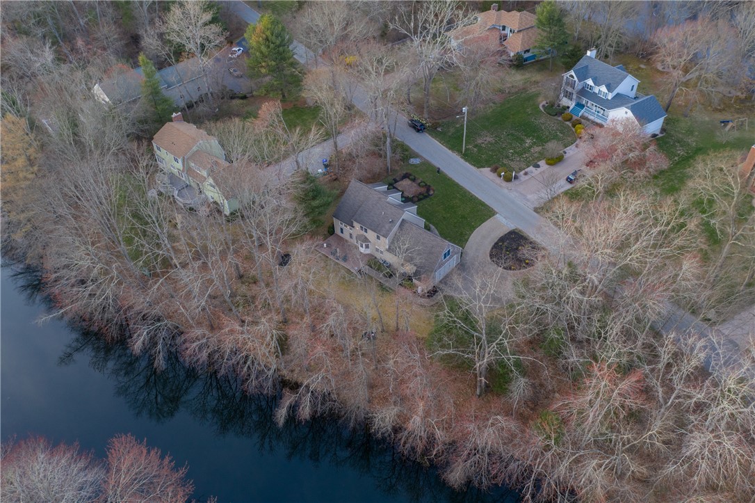 16 Hiscox Road Westerly, RI 02891 - Photo 3 of 41
