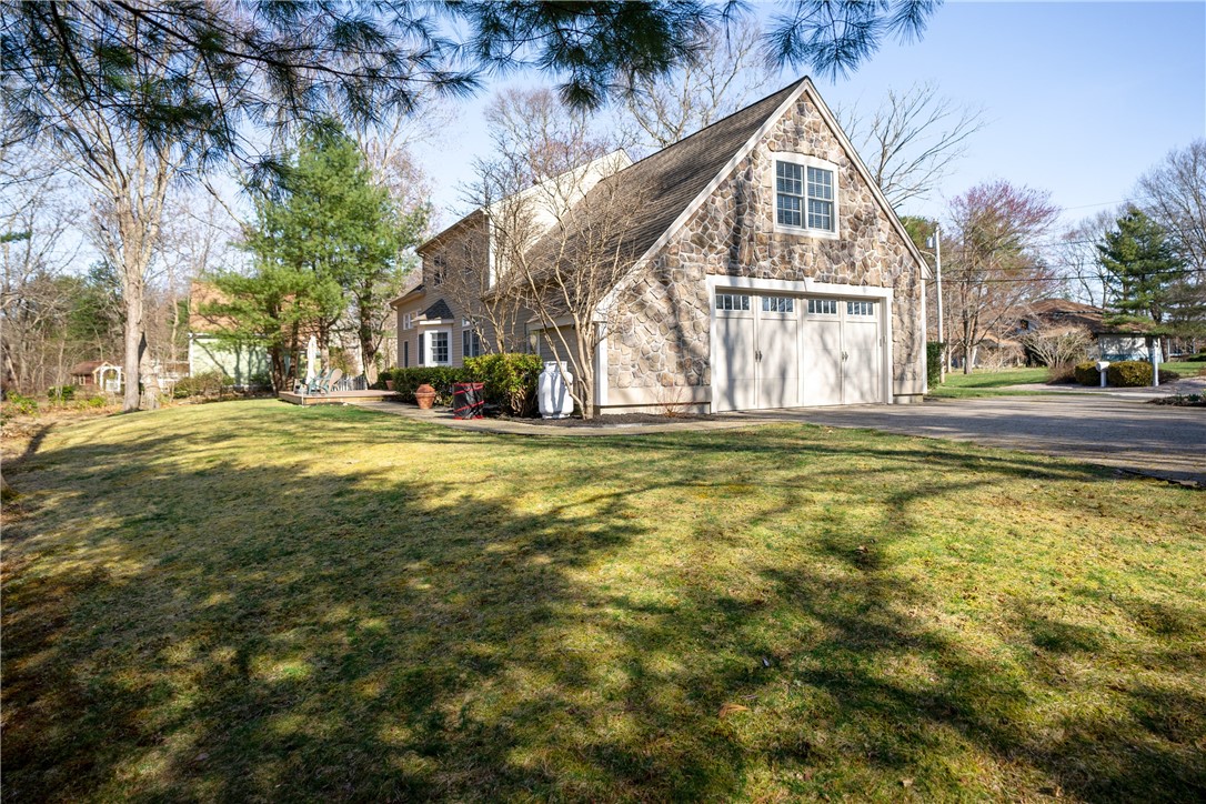 16 Hiscox Road Westerly, RI 02891 - Photo 8 of 41