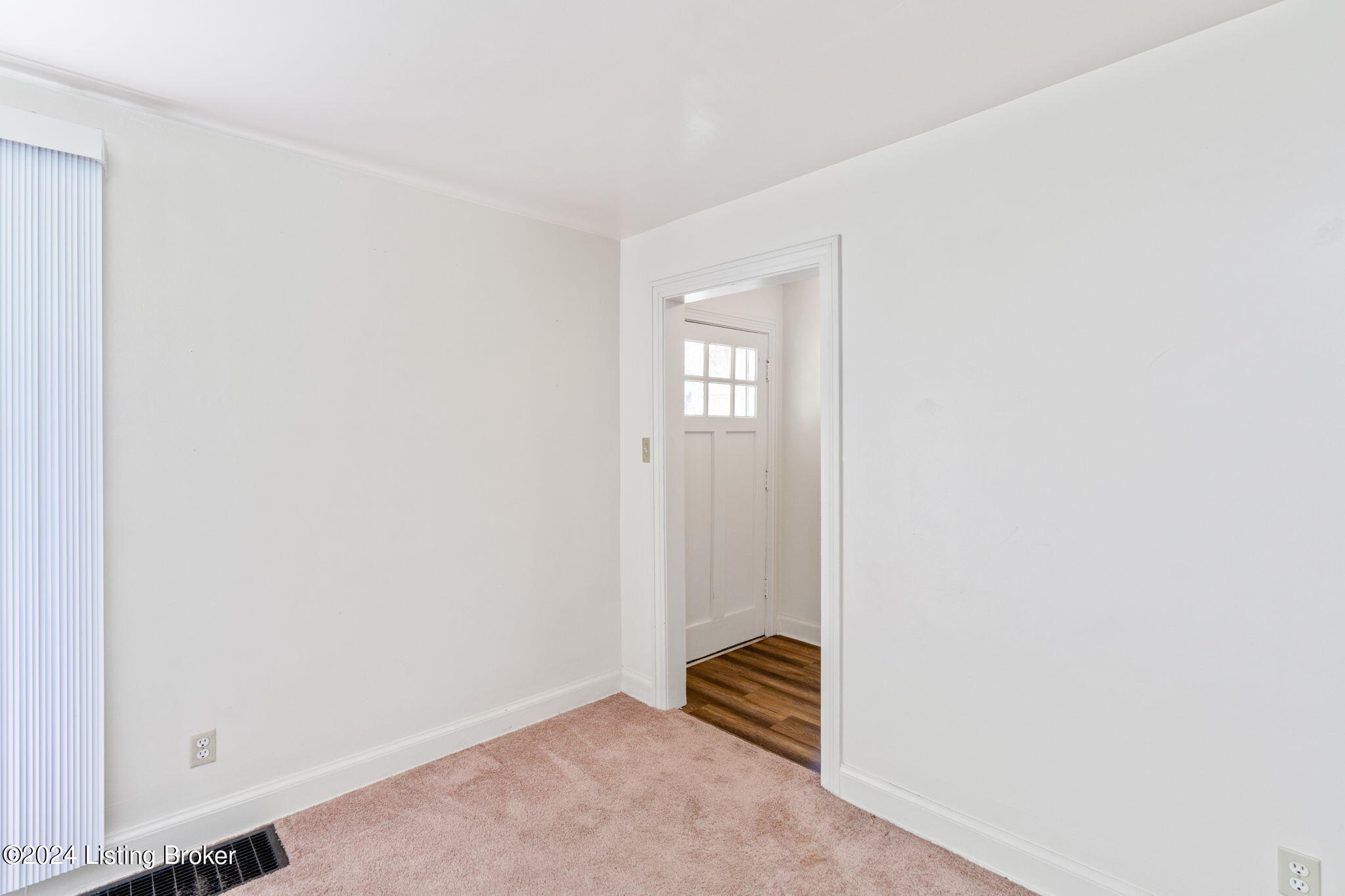 3210 Maple Road Louisville, KY 40299 - Photo 5 of 41 3210 Maple Rd-21