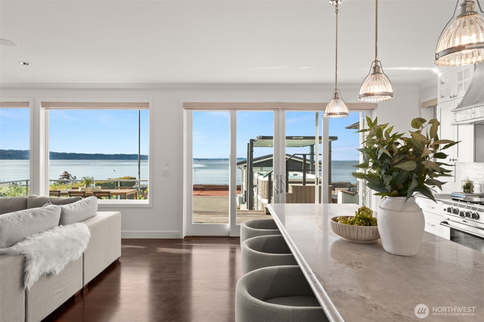 9 Southwest 3 Tree Point Lane Burien, WA 98166 - Photo 14 of 37