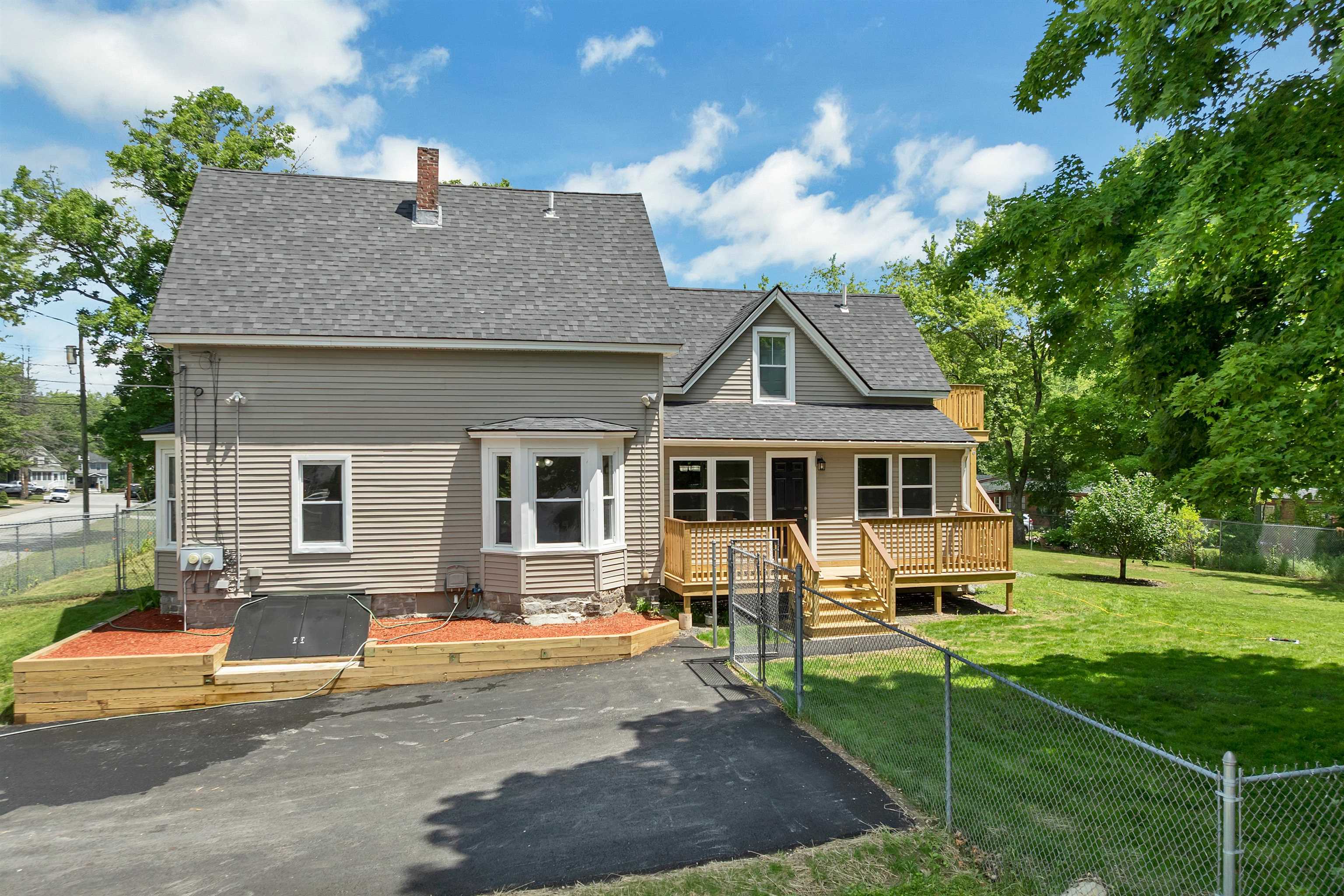 16 Brook Street Derry, NH 03038 - Photo 5 of 60