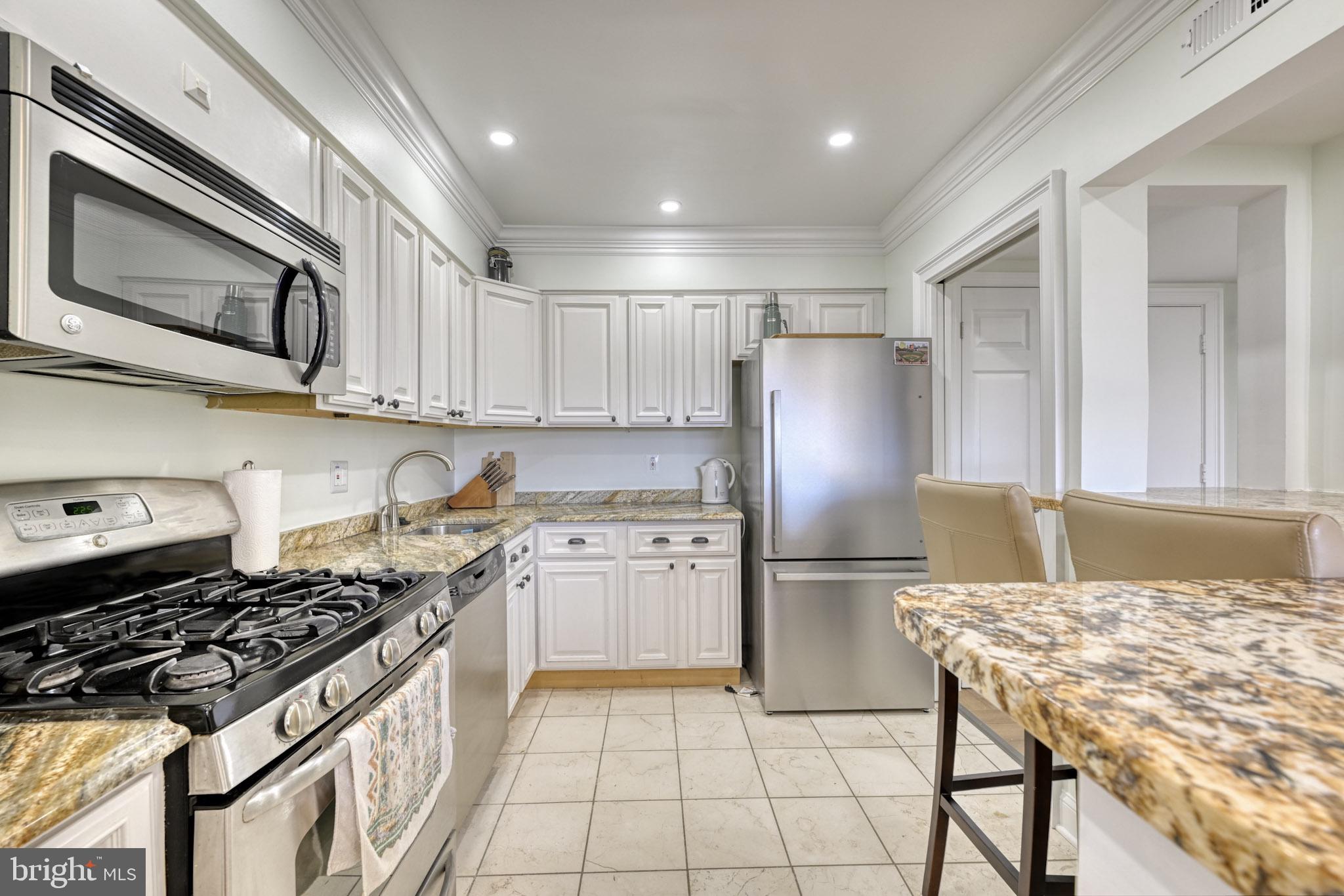 200 Cross Keys Road, Unit R44 Baltimore, MD 21210 - Photo 10 of 24