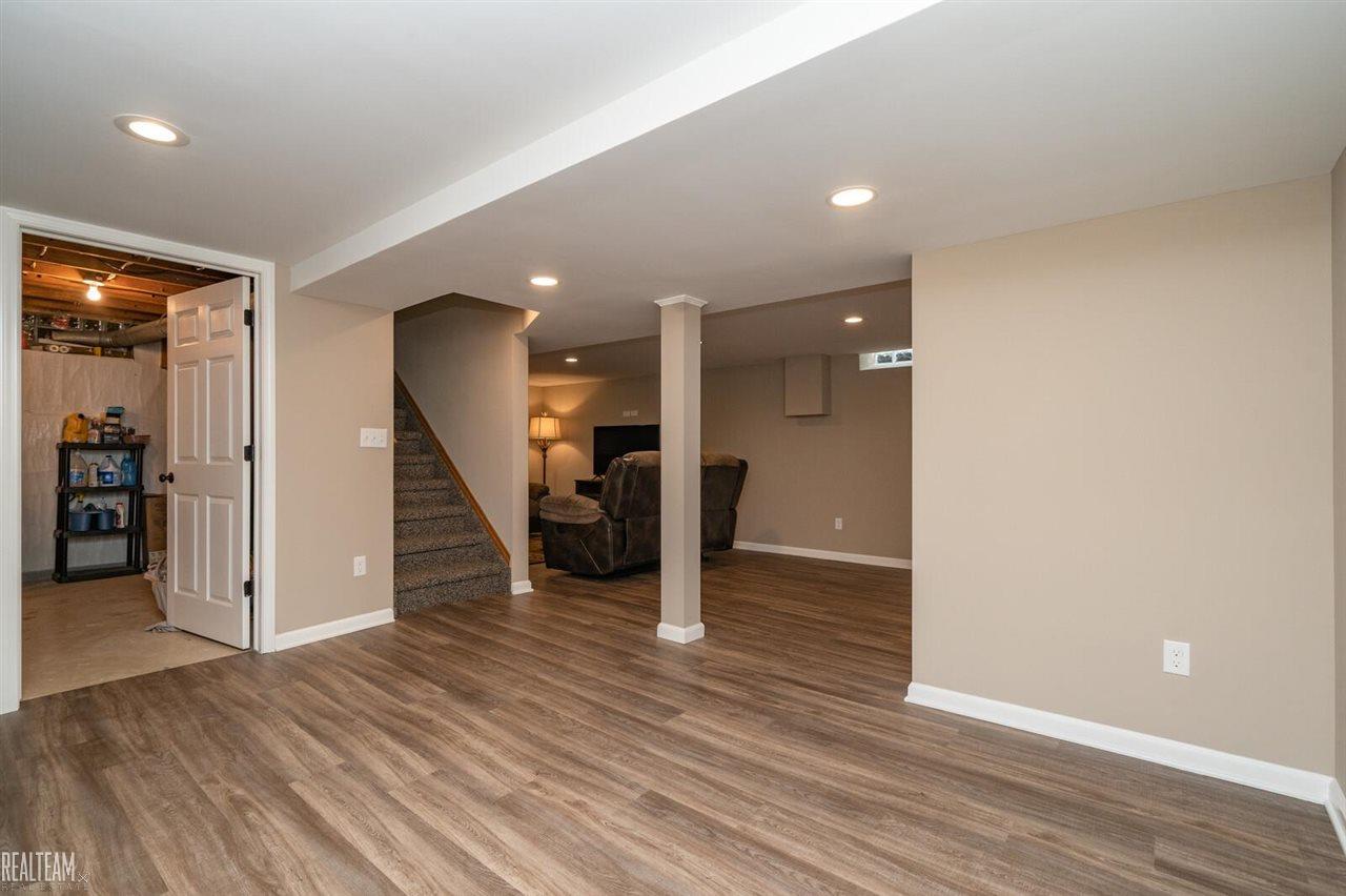 5700 Crooked Lake Road Howell, MI 48843 - Photo 18 of 36 50053938-17.JPG